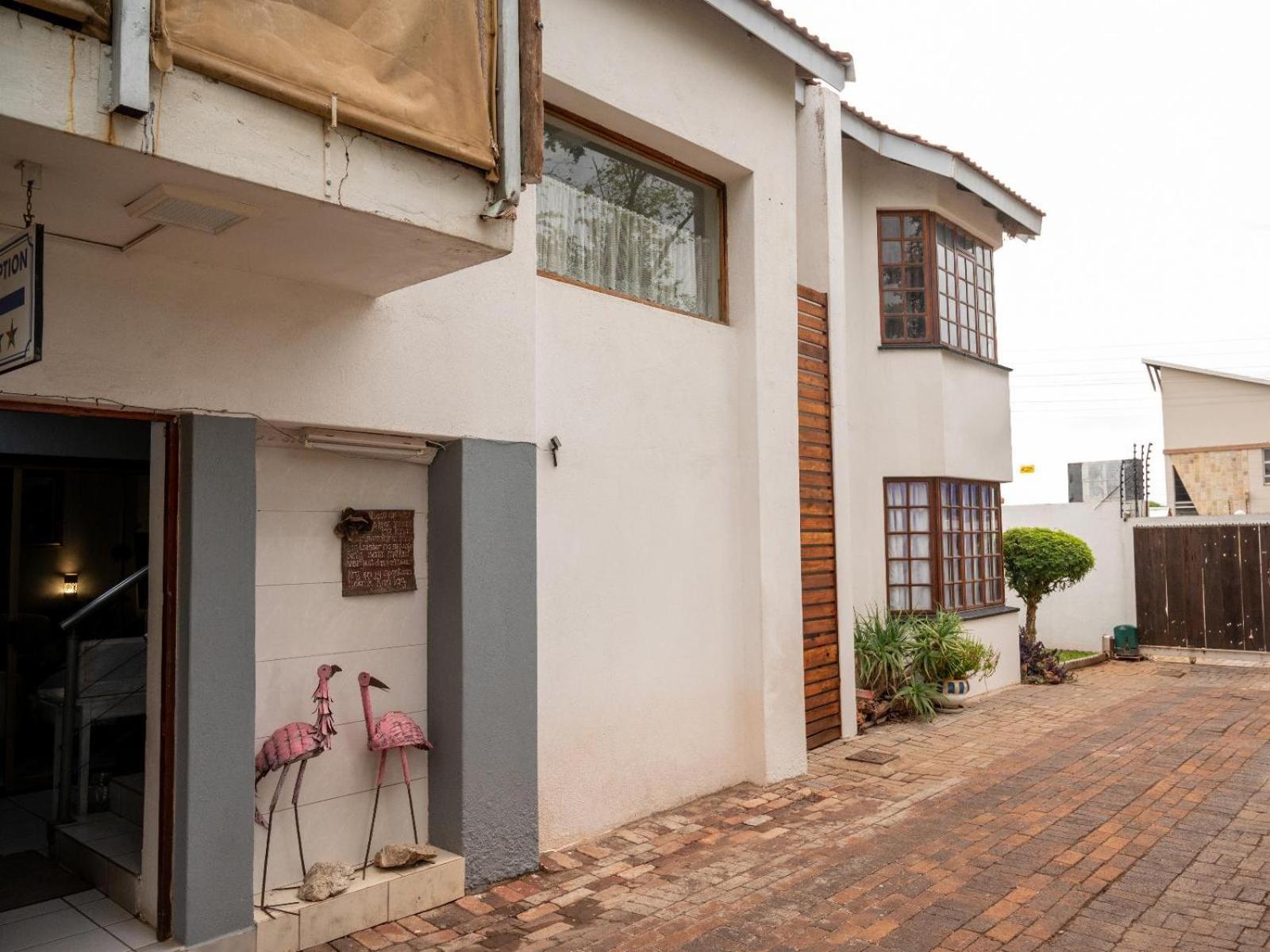 Sleepers Villa Guesthouse 波罗克瓦尼 外观 照片