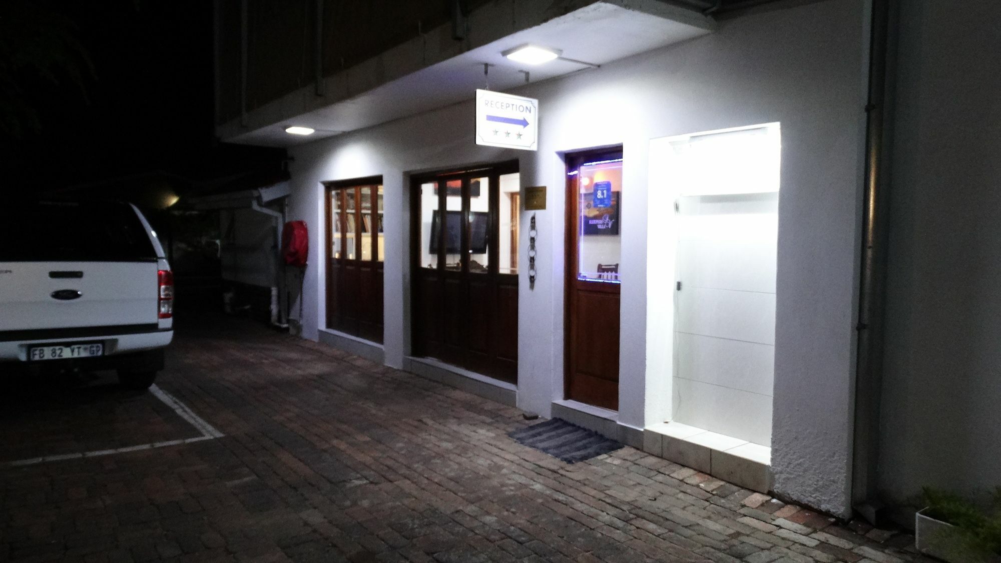Sleepers Villa Guesthouse 波罗克瓦尼 外观 照片