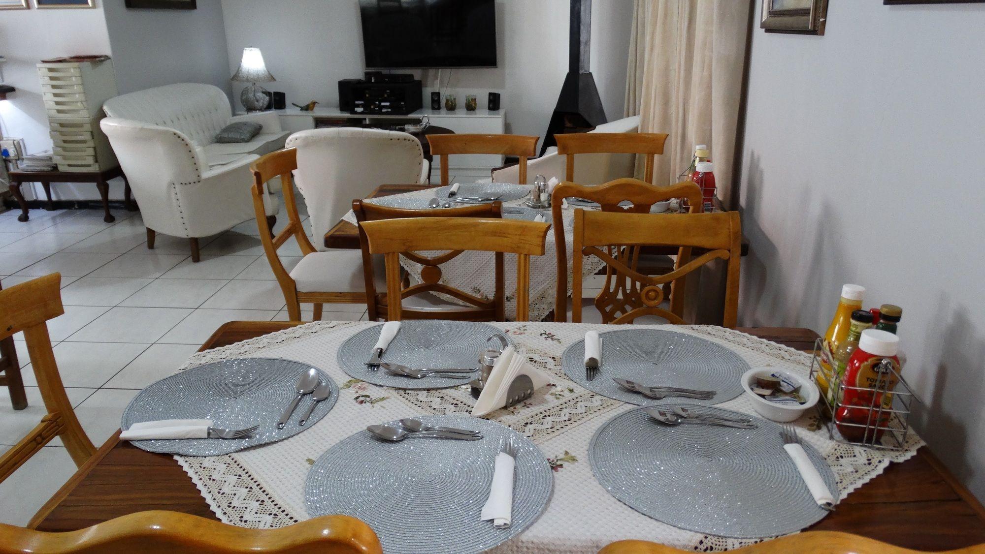 Sleepers Villa Guesthouse 波罗克瓦尼 外观 照片