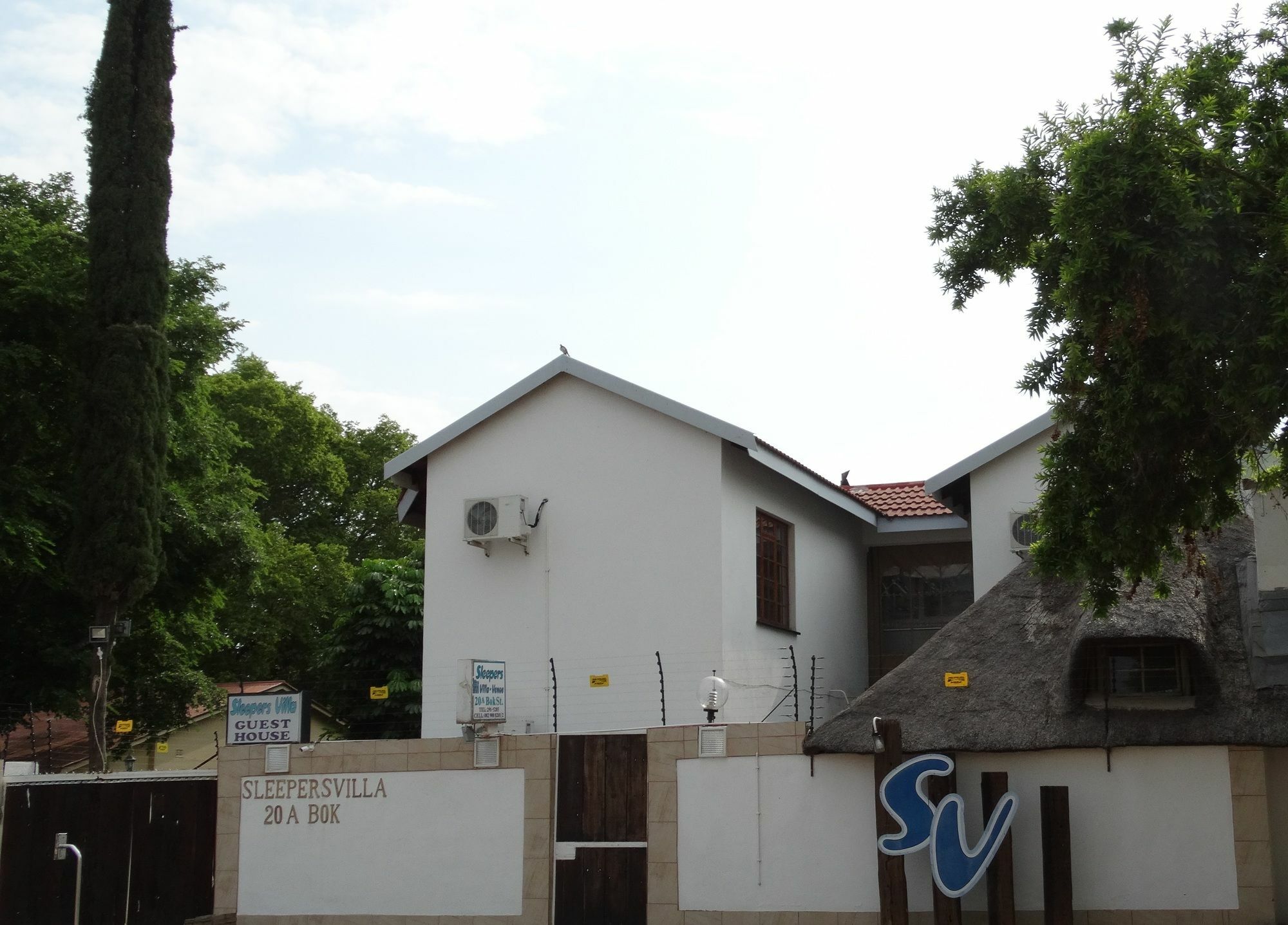 Sleepers Villa Guesthouse 波罗克瓦尼 外观 照片